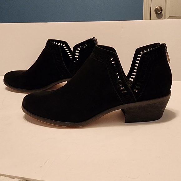 Vince Camuto Suede Bootie Size 7.5 - Picture 1 of 8